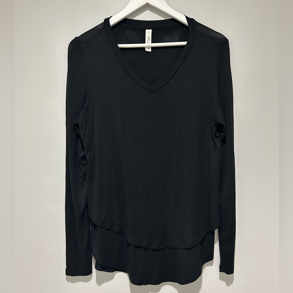 Latched mama long sleeve v-neck nursing tee